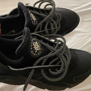 Nike huarache shoes